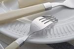 ANNOVA 20 Pièces en acier inoxydable Ensemble plat/couvert - Poignées de couleur - 4 x Fourches à dîner, 4 x Fourches de salade, 4 x Couteaux de dîner, 4 x Des cuillères à soupe, 4 x Dessert Spoons (crème, 20 Pièces)