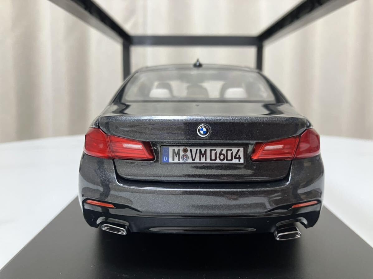 Amazon.co.jp: 京商オリジナル 1/18 5シリーズ G30 ブラック