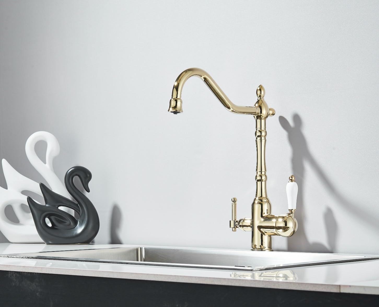 Grifo de cocina retro 2 de 3 vías con conector de filtro de agua, caño giratorio de 360°, canales de agua separados para filtrado en frío y caliente, válvula de cerámica, montaje de un solo orificio