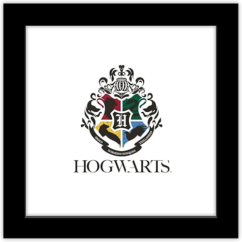 Trends International Gallery Pops Harry Potter - Póster de pared moderno de Hogwarts Crest, 12 x 12 pulgadas, versión enmarcada en negro