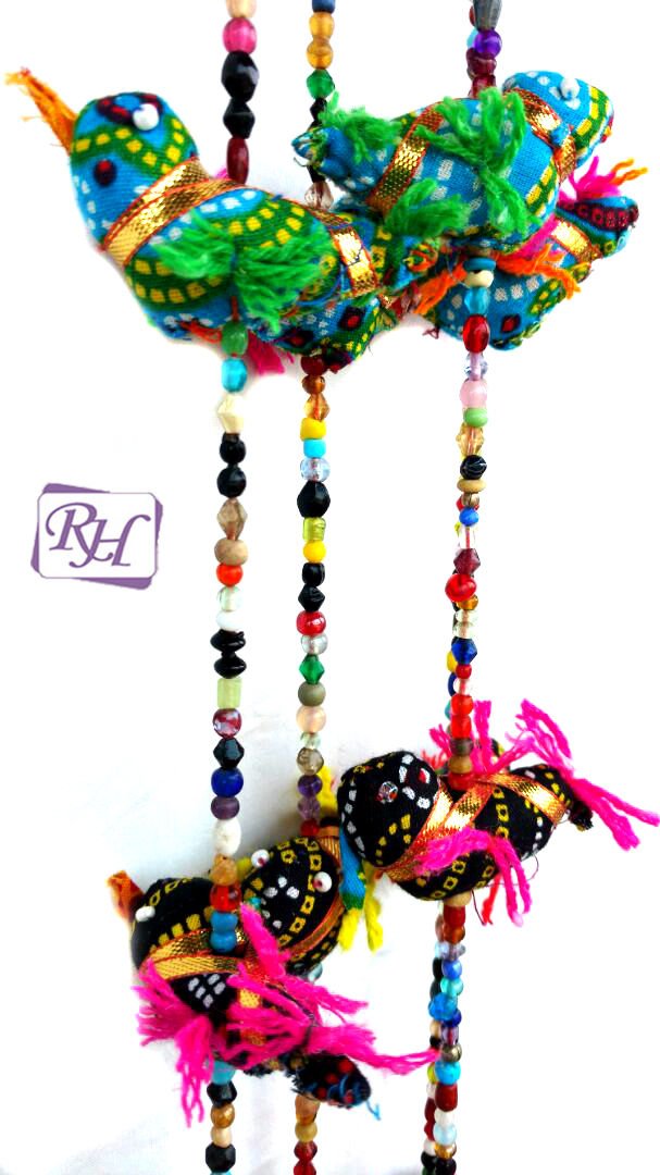 Rastogi Handicrafts - Ciondolo a forma di uccellino, realizzato a mano, con campanelle