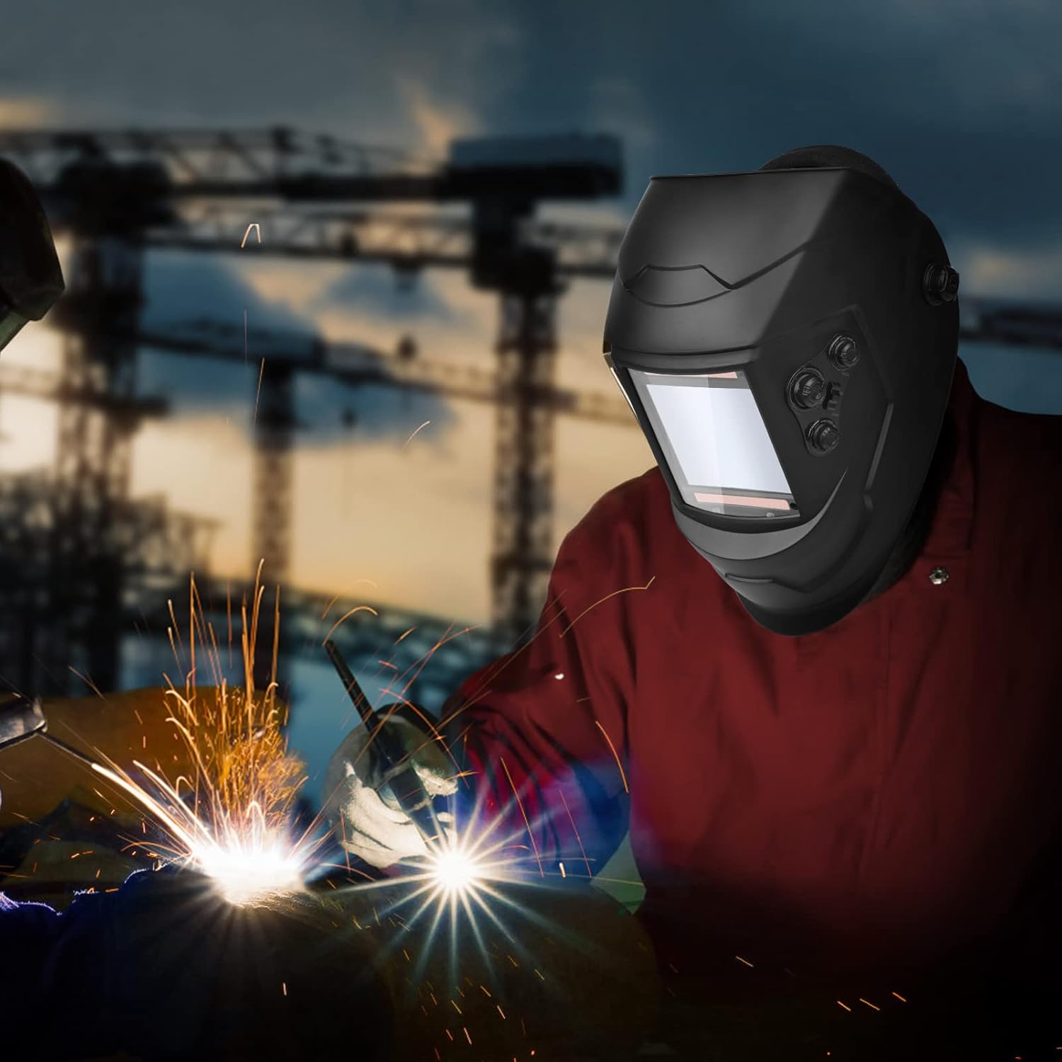 NDUUN Auto-Darkening Hood in Action