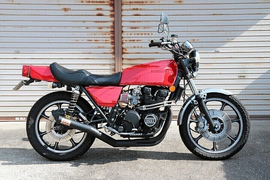 Kawasaki Z400FX タンク サイドカバー テールカウル　外装　一式 Z400FX外装最終型E4B新塗装 タンク サイドカバー テール 566 ！ Z400FX