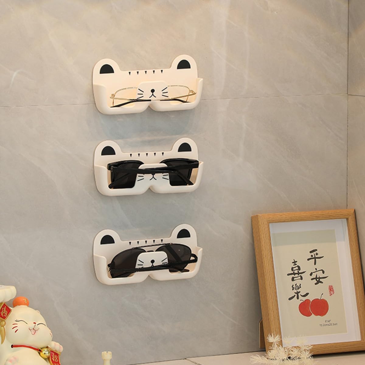 GLEAVI Wall-Mounted Glasses Organizer for Sunglasses, Cute Cat Design, White Plastic Eyewear Holder, Space-Saving Storage Rack for Home and Portable Use