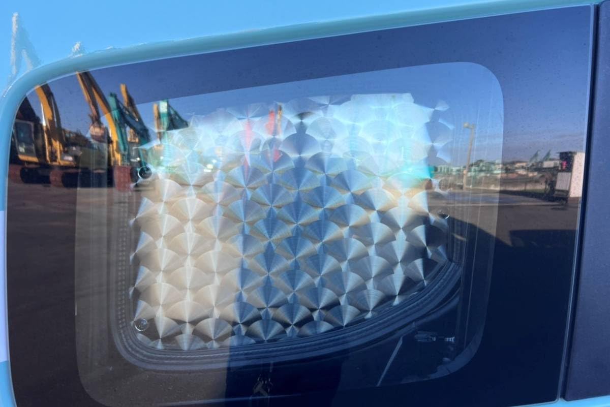 パーフェクトクオン クオン 安全窓 パネル ウロコ 送料無料】UD クオン/パーフェクトクオン/フレンズコンドル 安全