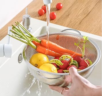 Stainless Steel Colander 25.5cm, 4 Quart Micro-Perforated Food Strainer with Handles, Colander for Draining Washing Rinsing Steaming, Thickened Metal Sieve Ideal for Pasta Vegetables Fruit (25.5cm)