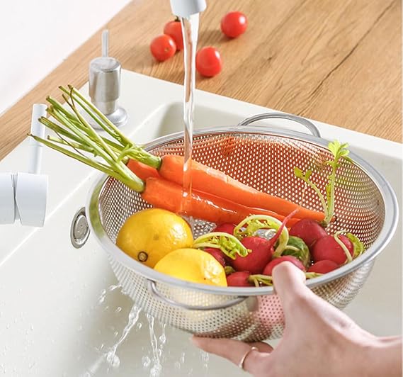Stainless Steel Colander 25.5cm, 4 Quart Micro-Perforated Food Strainer with Handles, Colander for Draining Washing Rinsing Steaming, Thickened Metal Sieve Ideal for Pasta Vegetables Fruit (25.5cm)