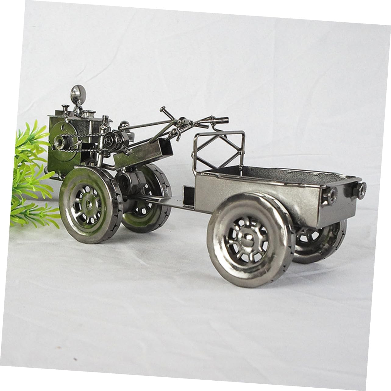 BESTonZON Vintage Iron Tractor Model Rustic Iron Art Sculpture for Home Office Decor Retro Desktop Ornament Compact and Lightweight for Dining Room Bedroom Study