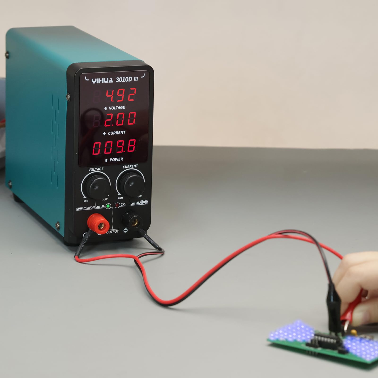 YIHUA 3010D-III DC Alimentatore da banco Laboratorio 30V 10A variabile Alimentatore regolabile con clip a coccodrillo, modalità CC/CV automatica per elettronica, riparazione, galvanica, ingegneristica