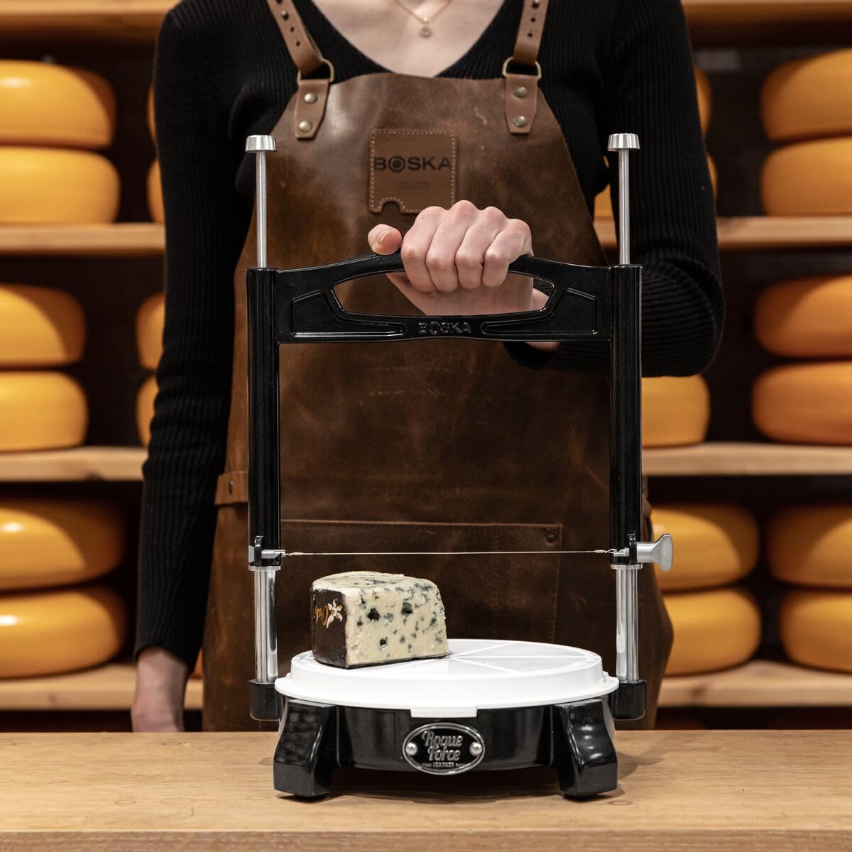 BOSKA RoqueForce® Noire – Machine à Fromage pour Camembert, Brie et Mont d’Or – Professionnelle - Pour fromages à pâte molle – Code couleur HACCP – Collection 1896