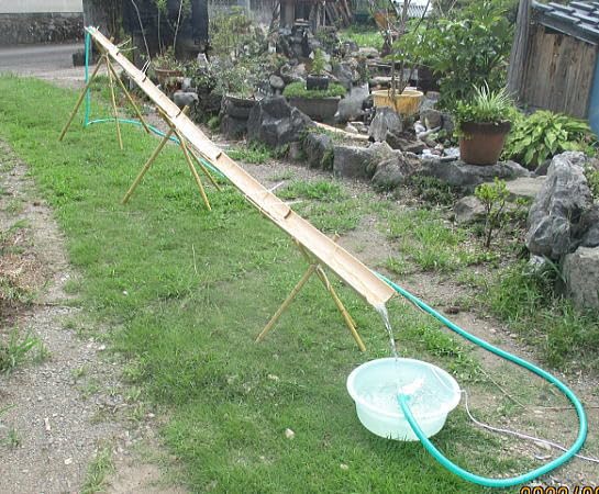 【5月限定価格】流しそうめん台　5m 2セット　まとめ買い割引適用！ Amazon.co.jp: 循環式 流しそうめん 竹セット 5m 組み立て式 そうめん