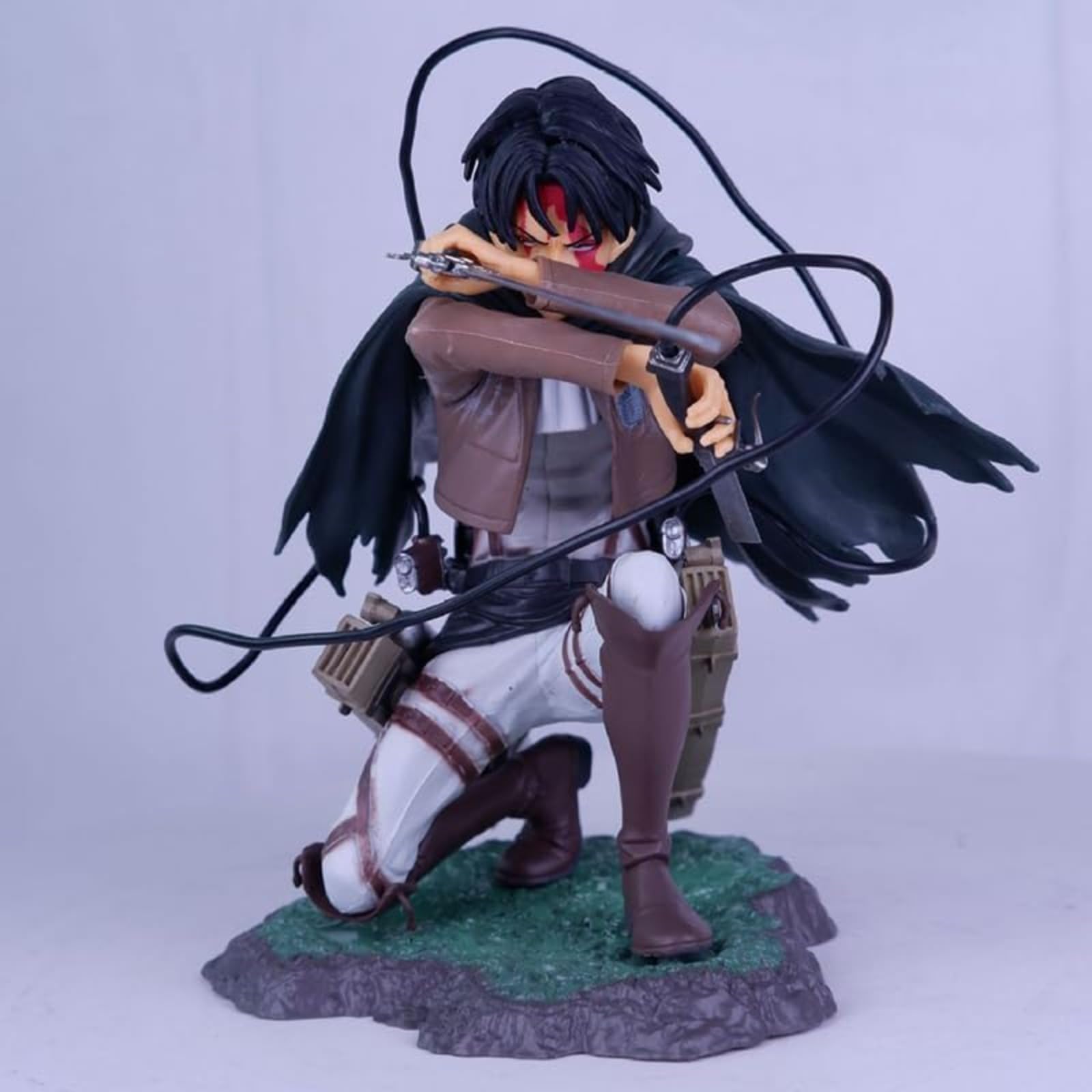 Amazon.co.jp: 進撃の巨人 エルヴィン スミス リヴァイ フィギュア