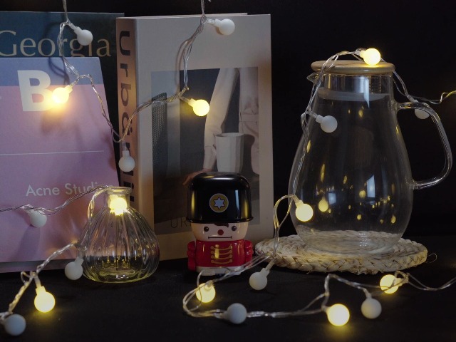 Oreunik Luci Fatate a Batteria, 60 LED 9 Metri Impermeabili, 8 Modalità di Illuminazione, Luci Natalizie per Camera da Letto, Interni ed Esterni, Compleanno, Festa, Decorazioni dell'Albero di Natale
