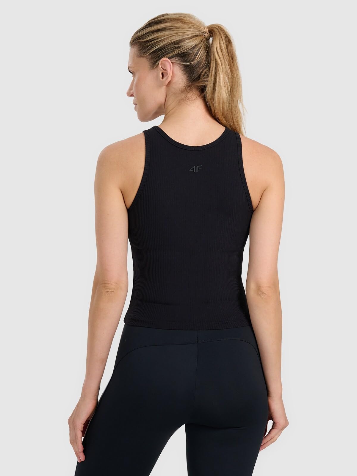 4F Top slim z prążkowanej dzianiny damski