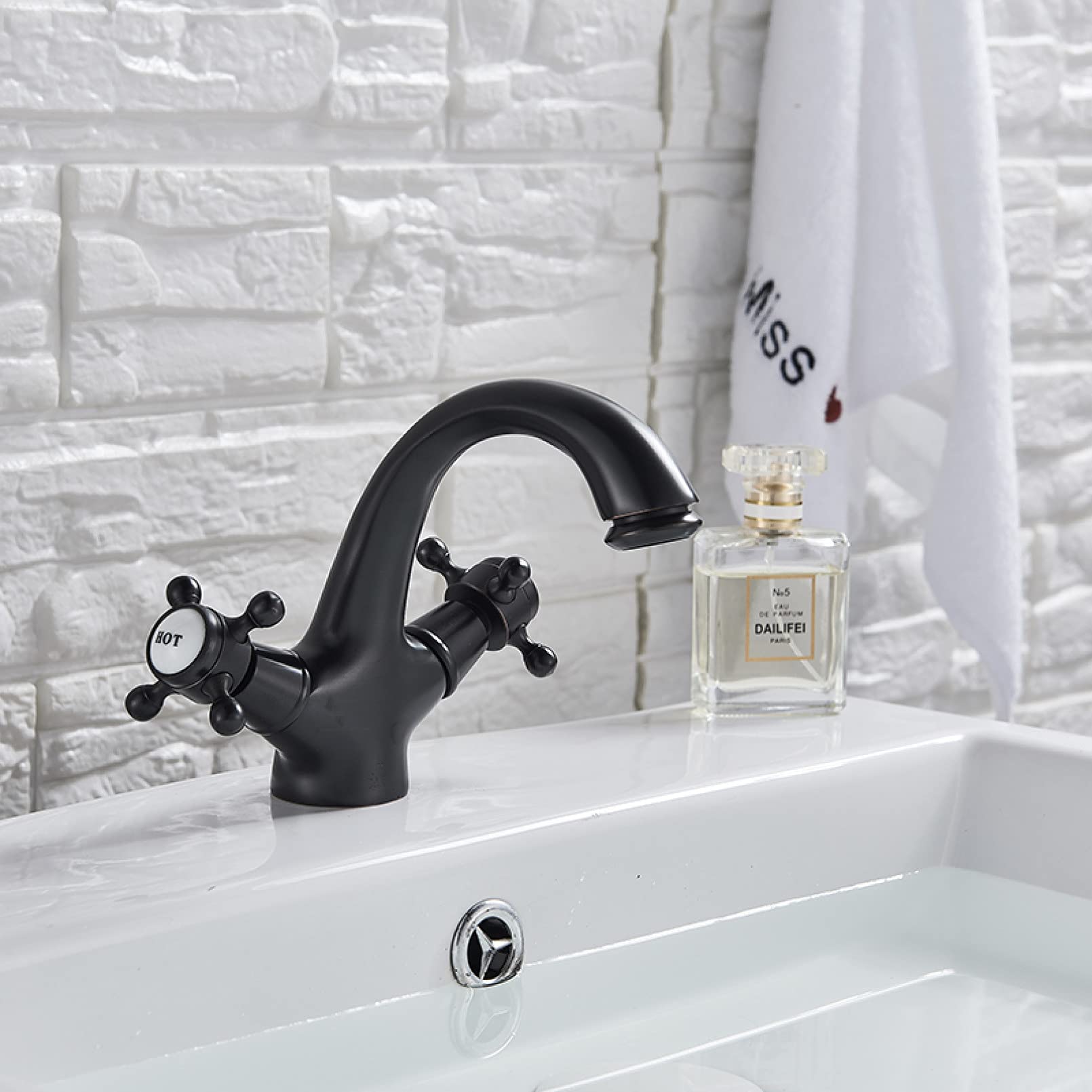 Robinet de lavabo or luxe mitigeur double poignée pour pont de salle de bain élégante