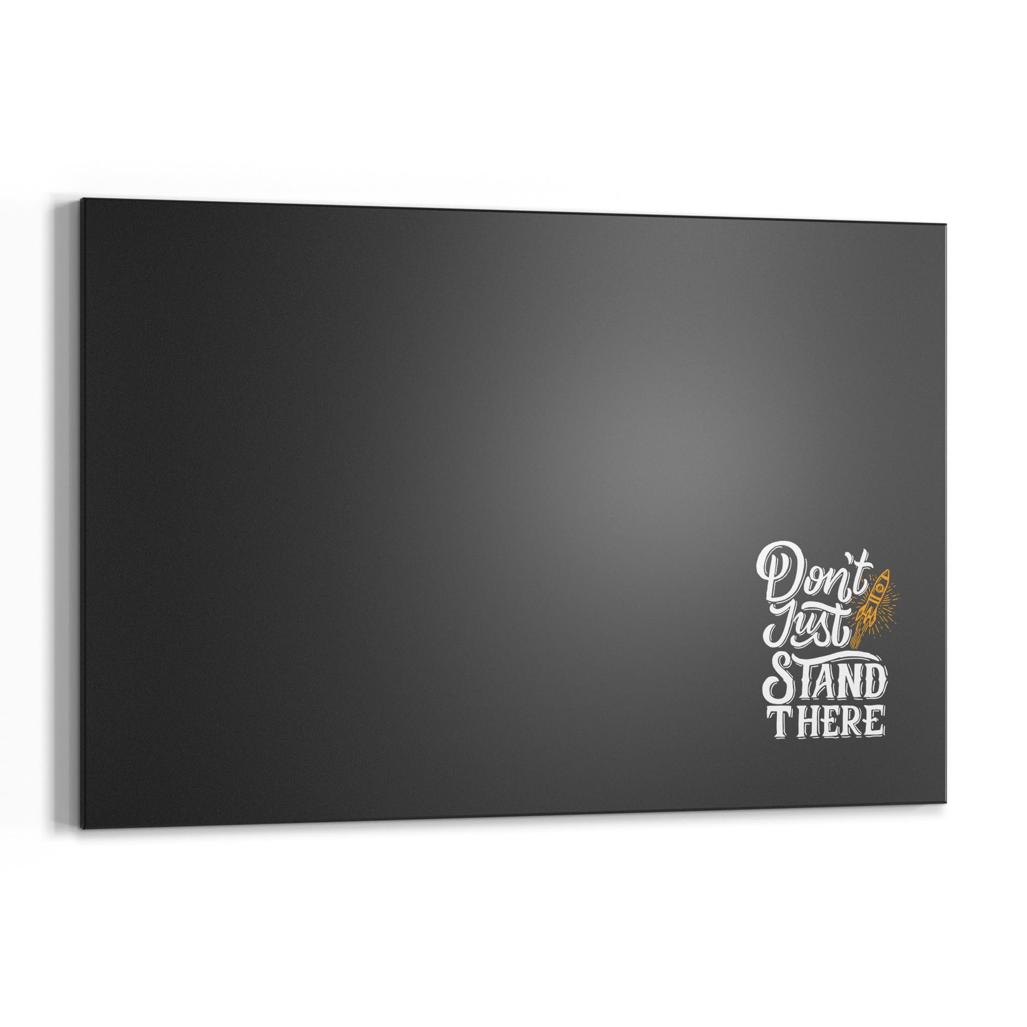 DEQORI Magnetyczna tablica do pisania kredą z nadrukiem UV | motyw "Träume ab" | prostokątna tablica 90 x 60 cm | metalowa tablica kredowa do pisania – dekoracja ścienna do kuchni, korytarza, pokoju