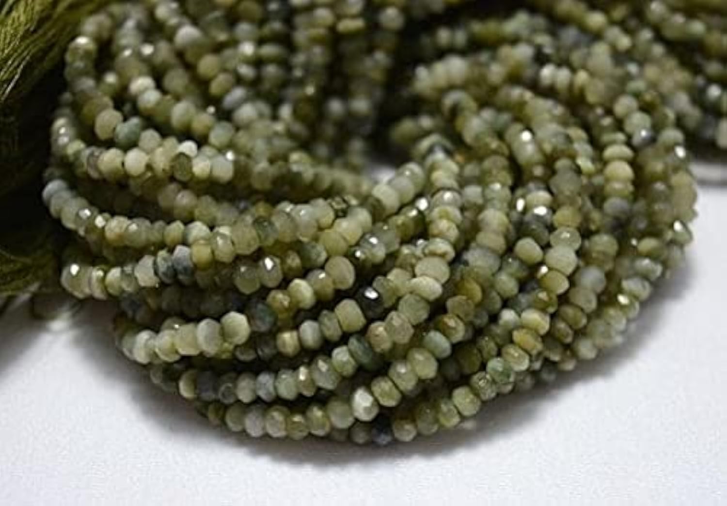 Perles oeil de chat 3.5mm pour personnaliser vos tenues d'été