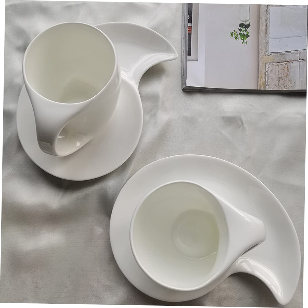 Zerodeko Kaffeetassen Satz mit Untertasse Elegantes aus Weißer Keramik 240ml Einfaches Design Kreatives Kaffeebecher Satz für Büro und Café für Familie und Kollegen