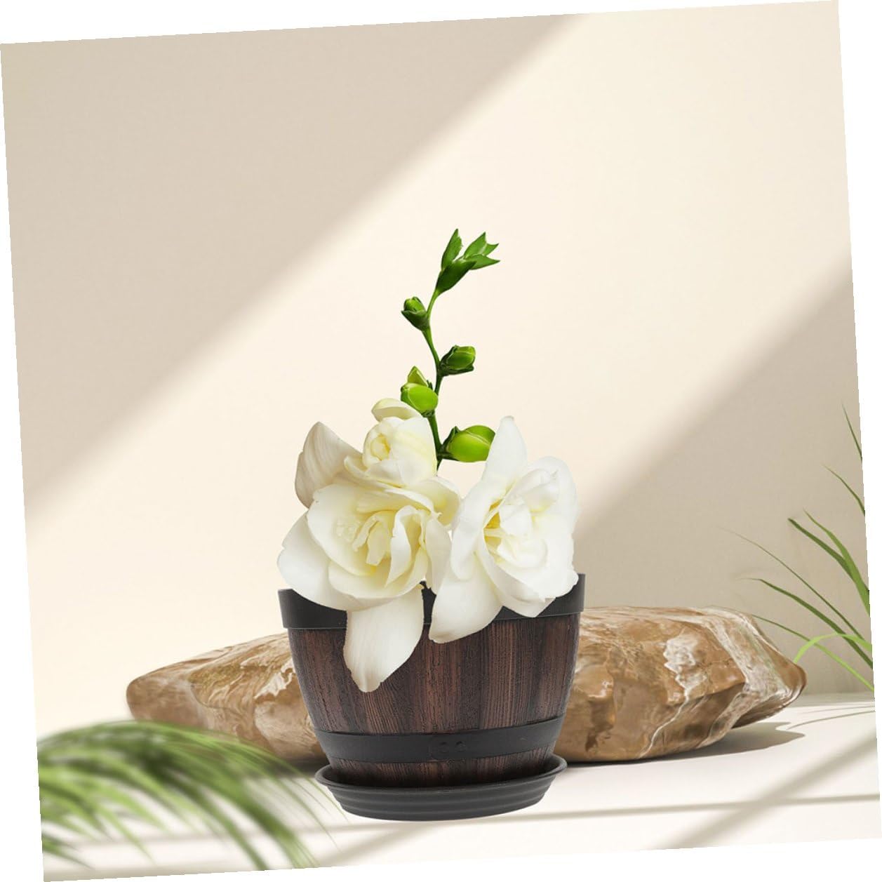 ARTIBETTER Vintage Faux Wooden Planter Bucket with Drainage Holes and Tray, Thickened Plastic Flower Pot for Garden Balcony Patio, Retro Barrel Planting Container