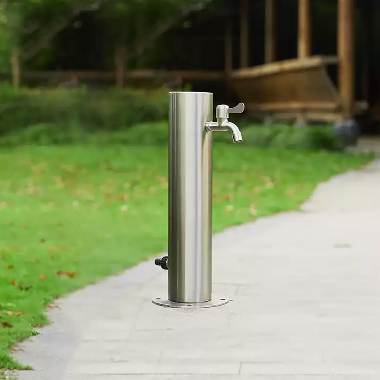 Vertikale Gartenwassersäule aus Edelstahl für den Außenbereich mit bodenmontierten, unabhängigen Säulen für Haus und Garten. Isoliert und frostsicher. Ideal für I (einfar