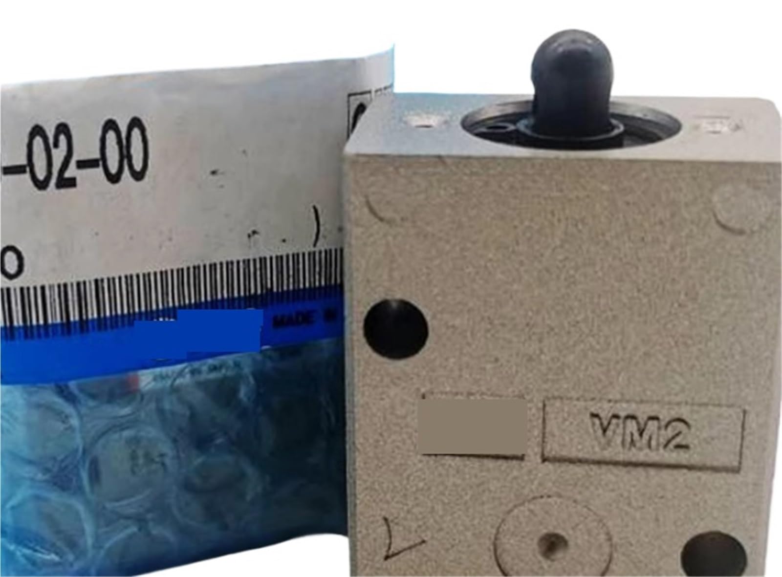 Vanne VM230-02-01 distributeur pneumatique 3/2 voies bouton poussoir métallique