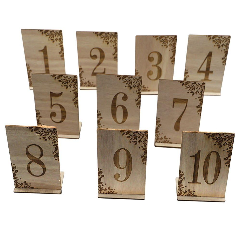 Números de mesa de madera grabados para decoración de eventos elegantes