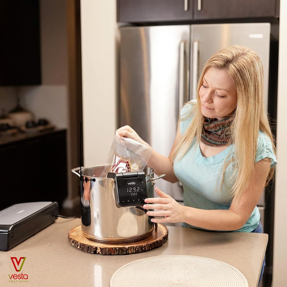 Vesta Precision Fornello a Bassa Temperatura Sous Vide Imersa Elite 1200W con APP di controllo Wi-Fi | Immersione impermeabile IPX7 | Capacità della Pompa 4,5 l/min | Colore nero