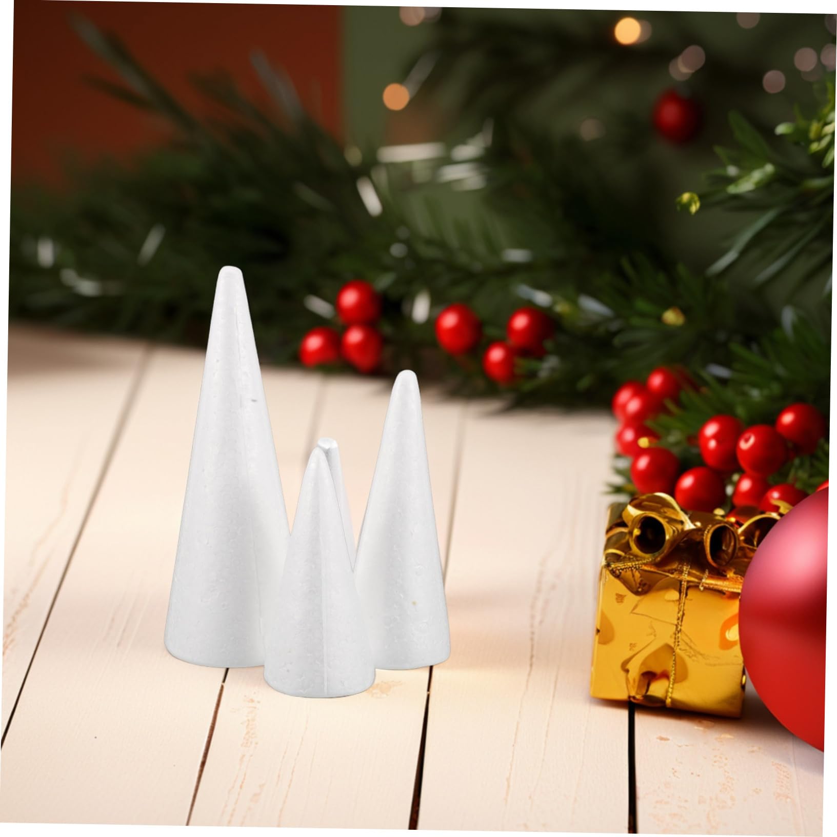 Schaumstoffkegel 15 Stück Weiß für Kinder Selbstgemacht Weihnachten Party