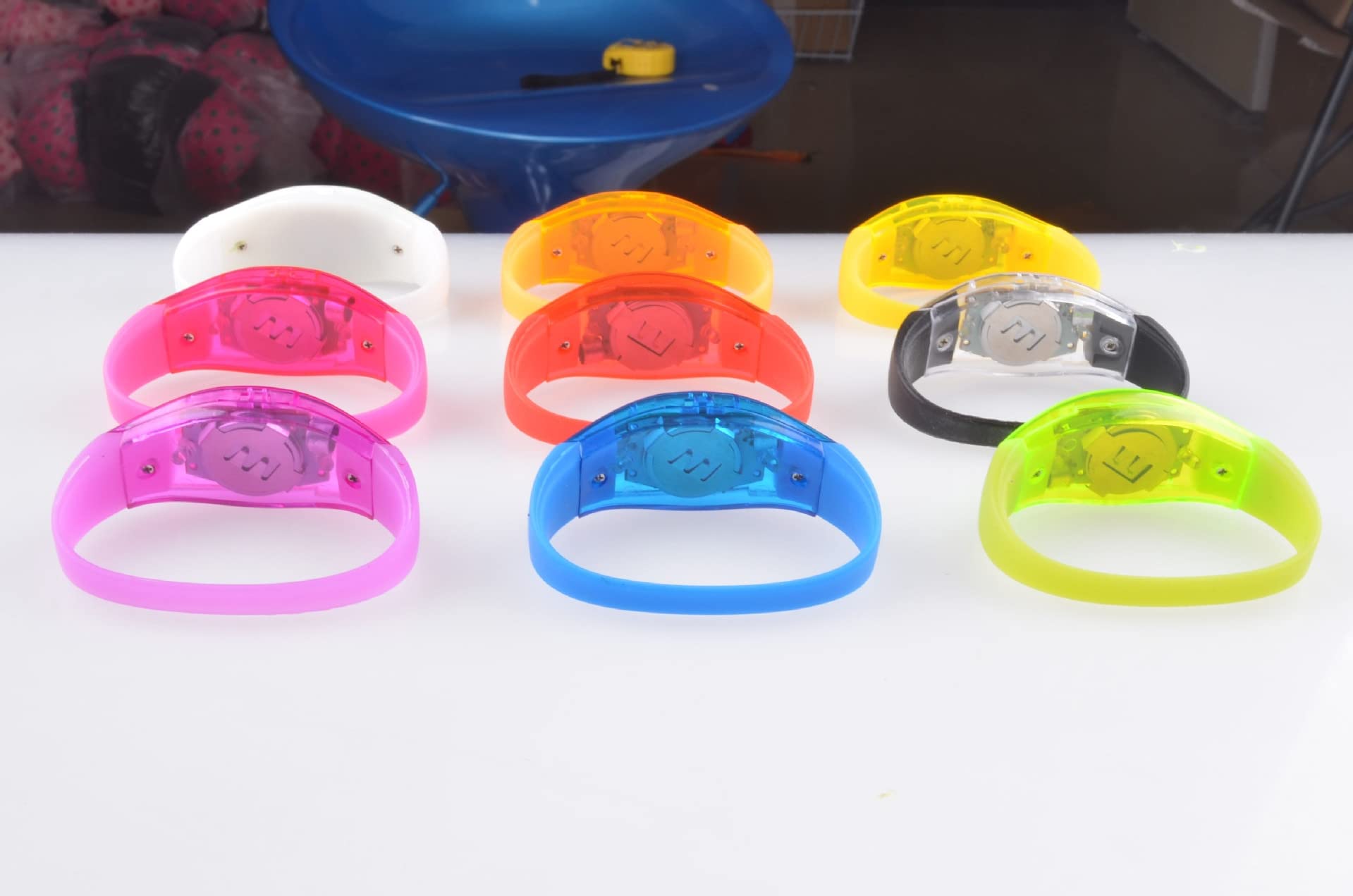 Braccialetto LED Silicone luminoso GUIDATO Braccialetto vibrante del braccialetto del braccialetto del braccialetto del braccialetto del braccialetto del braccialetto del braccialetto del braccialetto