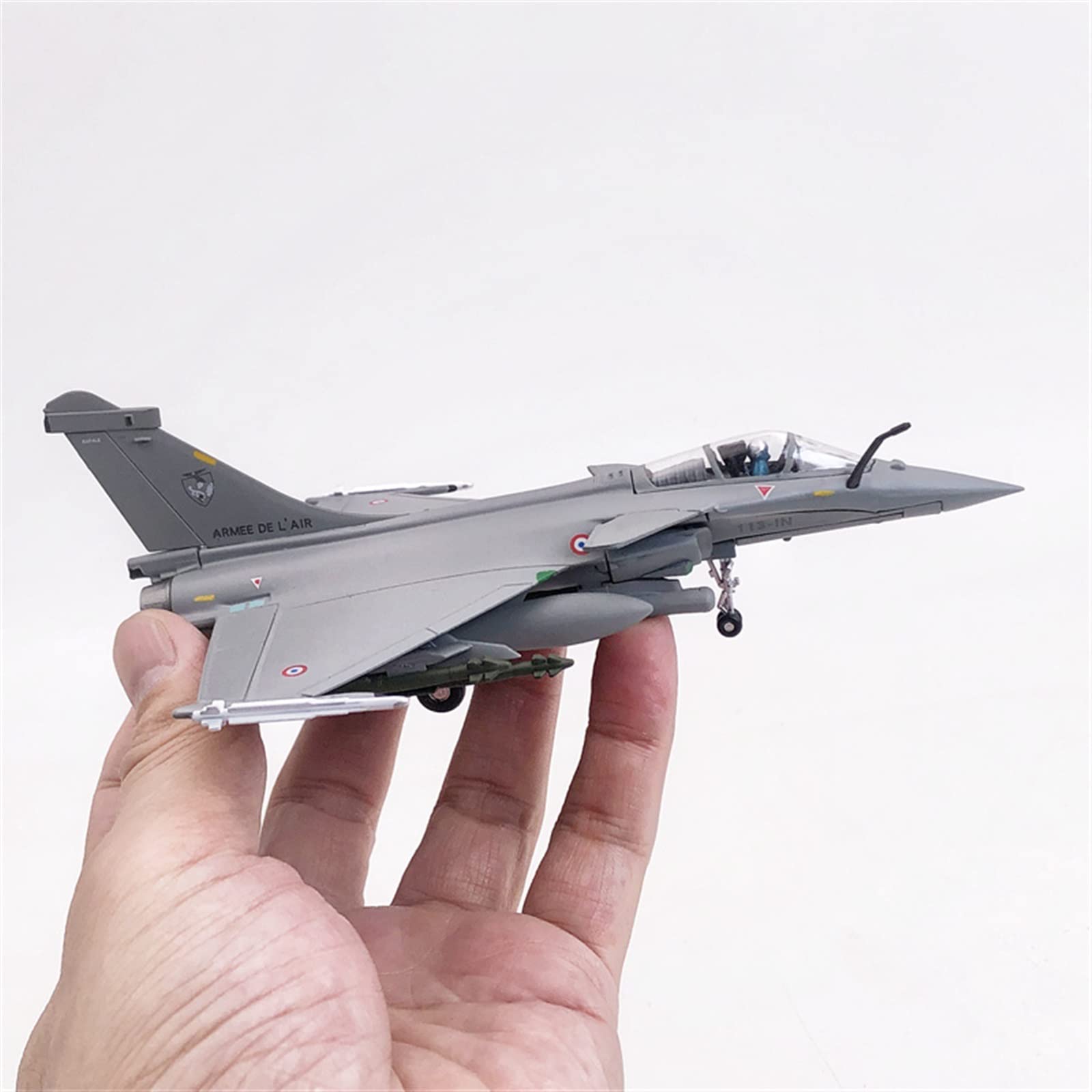 Modèle réduit de chasseur à l'échelle 1:72 - ZERONE - Modèle réduit de Modèle réduit de chasseur à l'échelle 1:72 - ZERONE - Modèle réduit de