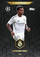 Cutie completă Topps UCC Match Attax 2025/26 cu cartonașe de colecție, 32 de pachete, 4 cartonașe speciale per pachet, 12 cartonașe per pachet 5
