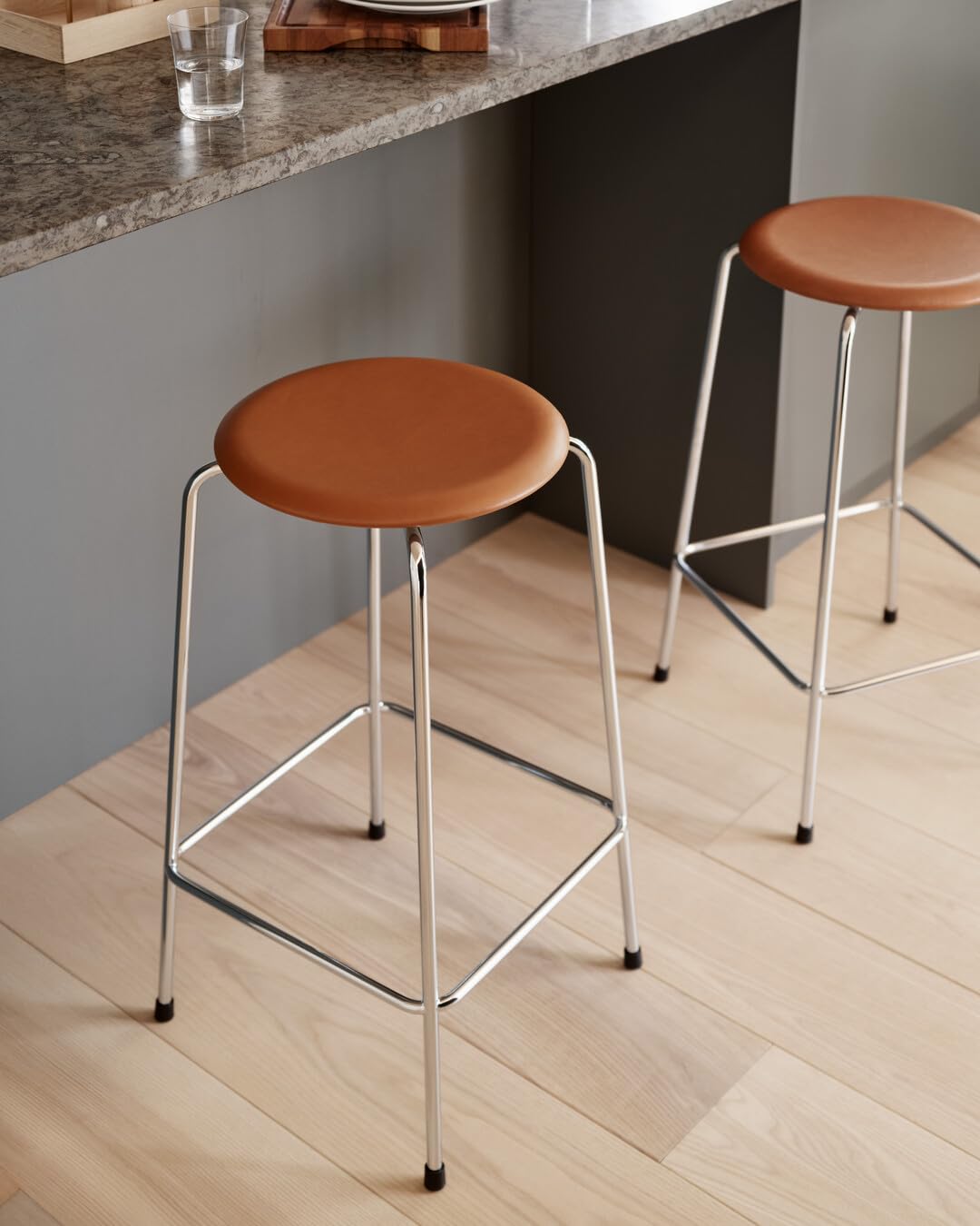 ハイドットスツールFRITZ HANSEN フリッツ・ハンセン Amazon.co.jp: フリッツ・ハンセン 【日本正規品】 ハイドットスツール