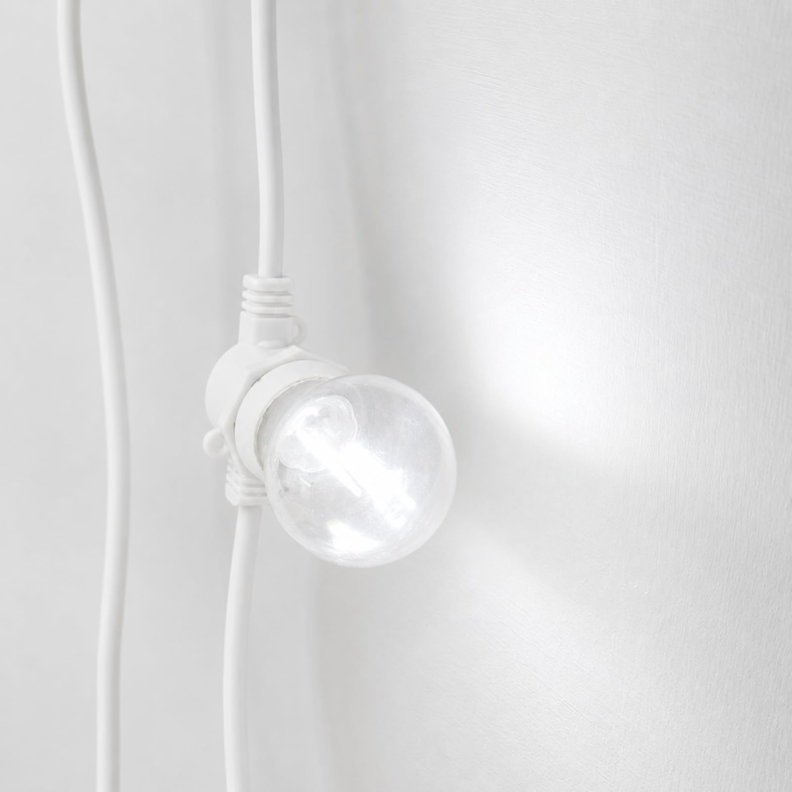 Luccika 10-metrowy łańcuch świetlny 10 metrów, 10 oprawek i 10 żarówek E27, wytrzymały kabel, IP44, przedłużany, kabel zasilający, do użytku na zewnątrz i wewnątrz (biały kabel lodowo-biały)