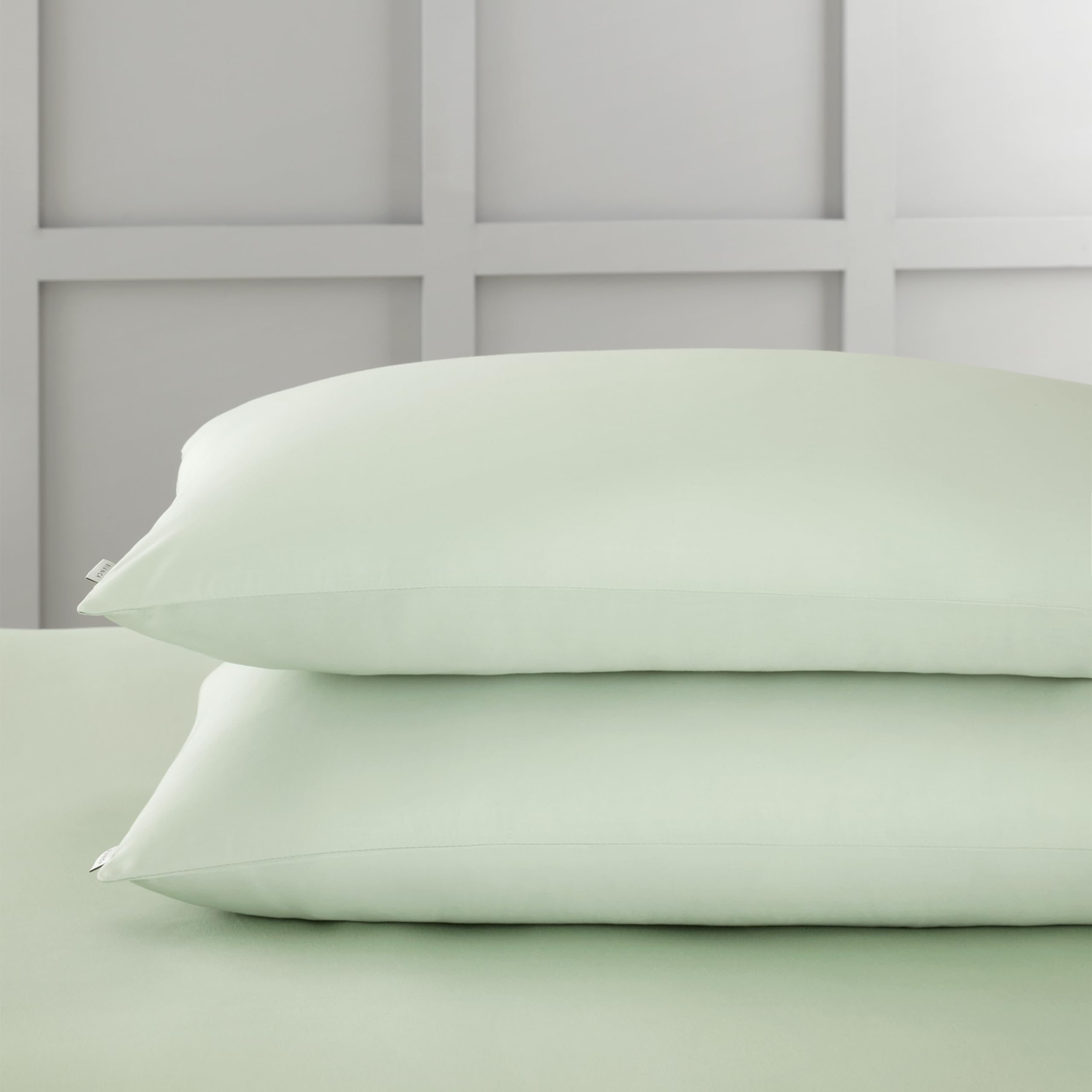 B&Q -  400 Thread Count Cotton Sateen Standard Pillowcase Pair Green