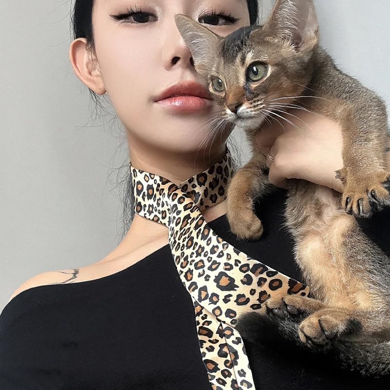 Leopard Print Purse Scarf for Women Handbags Tote Bag Charms Leopard Scarf Silk Long Neckerchief Skinny Scarf Thin Sacrves for Hair Scarf Tie for Ponytail Accessories Christmas Gift Scarf Set 2 Pcs3