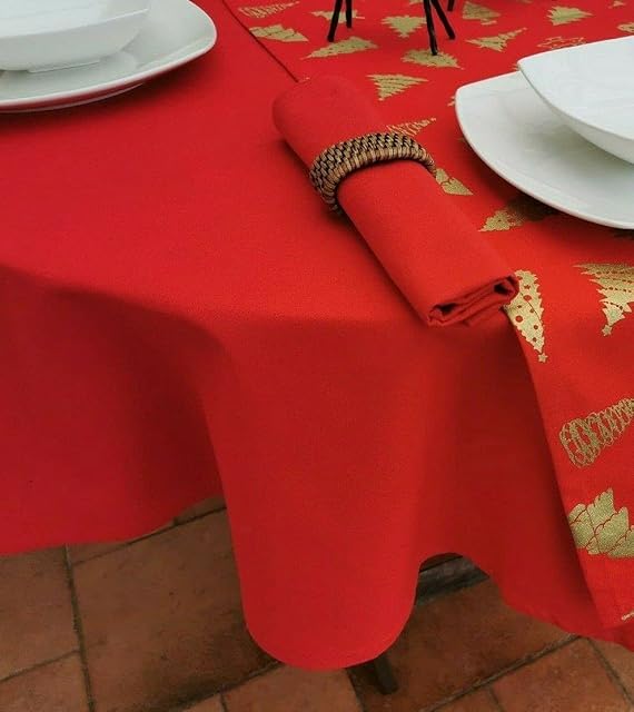 140x200CM RED CHRISTMAS OVAL TABLECLOTH (6 SEATER)