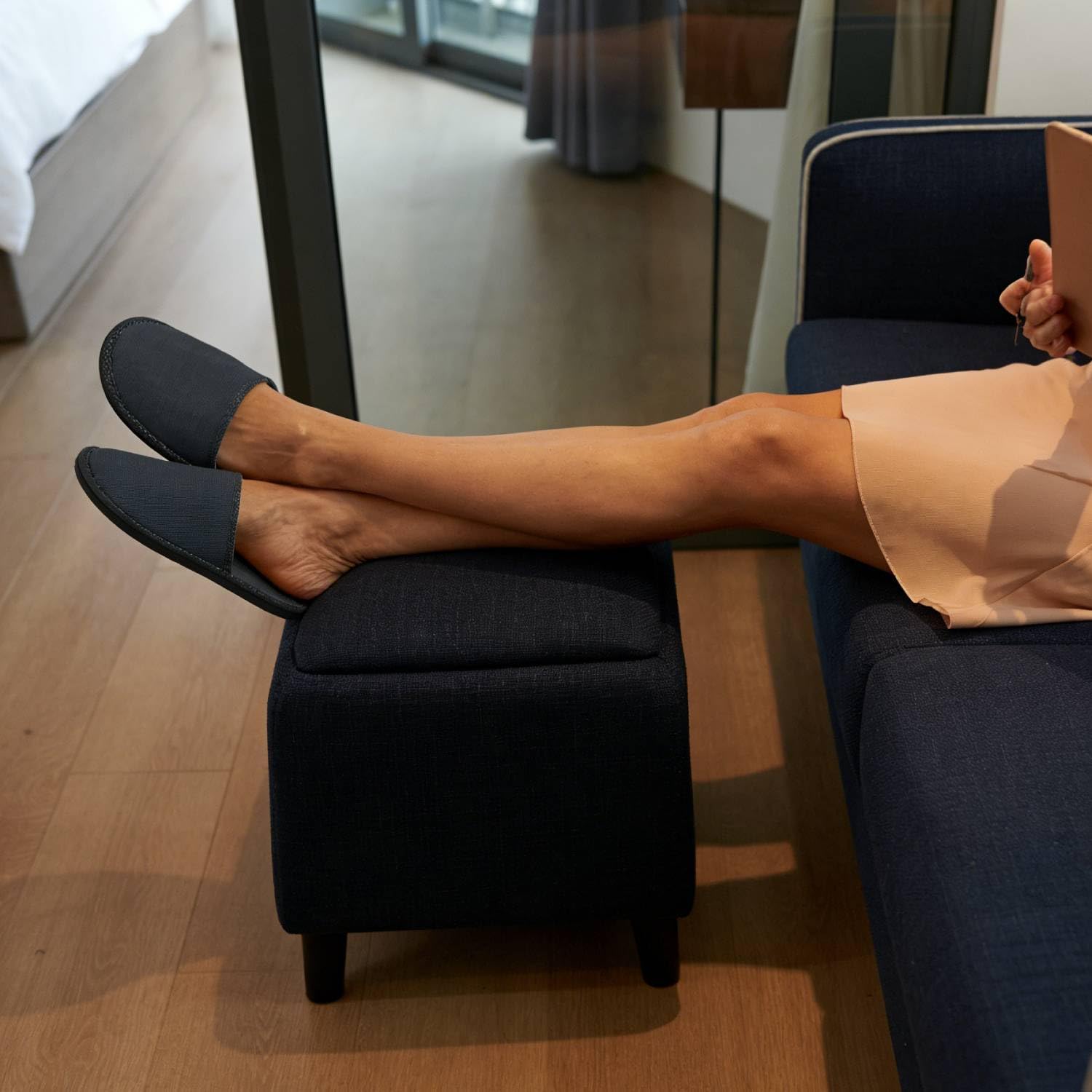 50 Paia Pantofole Monouso Tessuto Unisex Antiscivolo per Hotel Spa Viaggi | Ciabatte Usa E Getta Leggere Traspiranti Suola Spessa Bianco Nero Taglia 42 Adulti