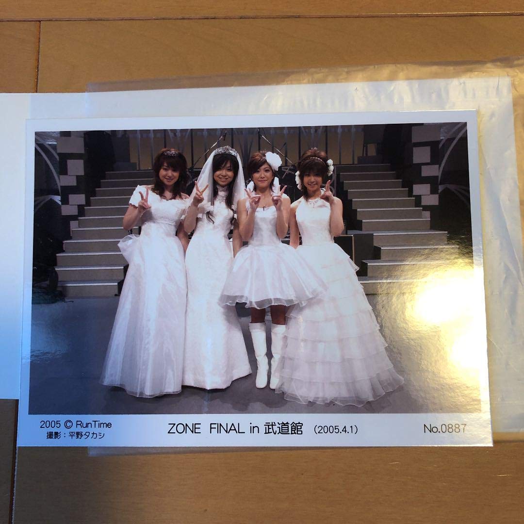 Amazon.co.jp: ZONE解散写真とサインMIYU TOMOKA MAIKO : おもちゃ