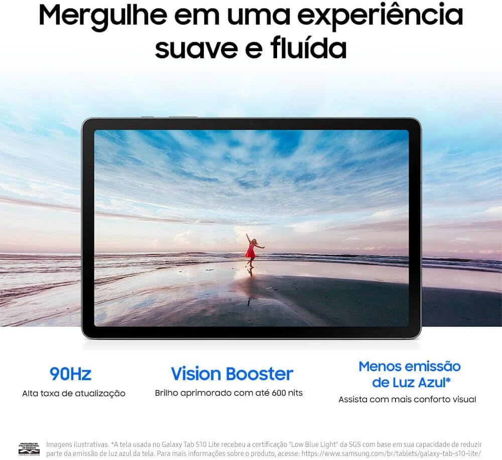 Imagem frontal com fundo de uma paisagem de praia, céu azul e nuvens.