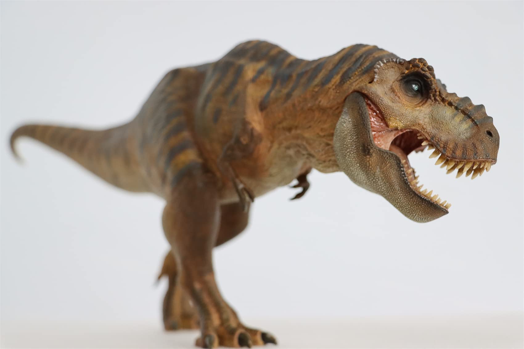 AMITD 1:35 Escala Tyrannosaurus Rex The Once and Future King Figure T-Rex Trex Realistic Dinosaur PVC Collector Toys Animal Model Decoration Gift for Adult (Montañas)