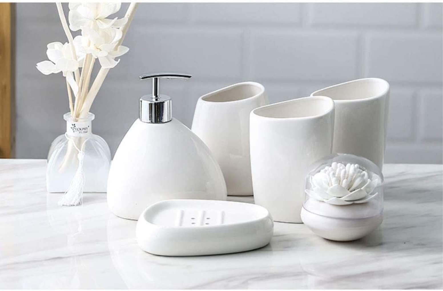 Set da bagno Accessorio da bagno in ceramica bianca 5 pezzi, con stile semplice, for regalo di inaugurazione della casa Arredamento in stile costiero