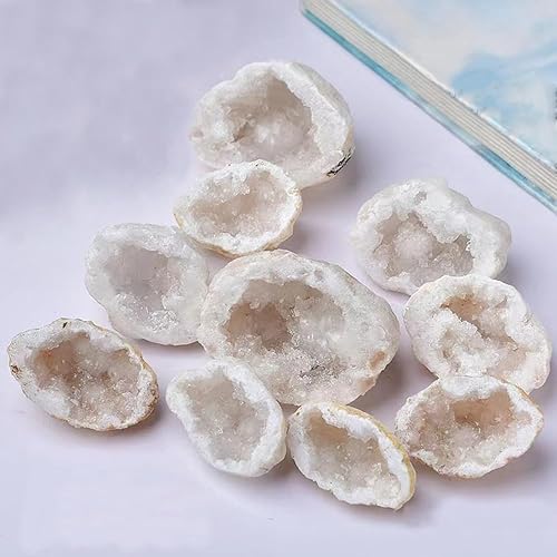 Miniatura 4 de Juego de 8 cuevas de cuarzo natural que abren en el medio de 1.2-2 pulgadas, geoda blanca con lupa y soporte de exhibición, ideal para regalos