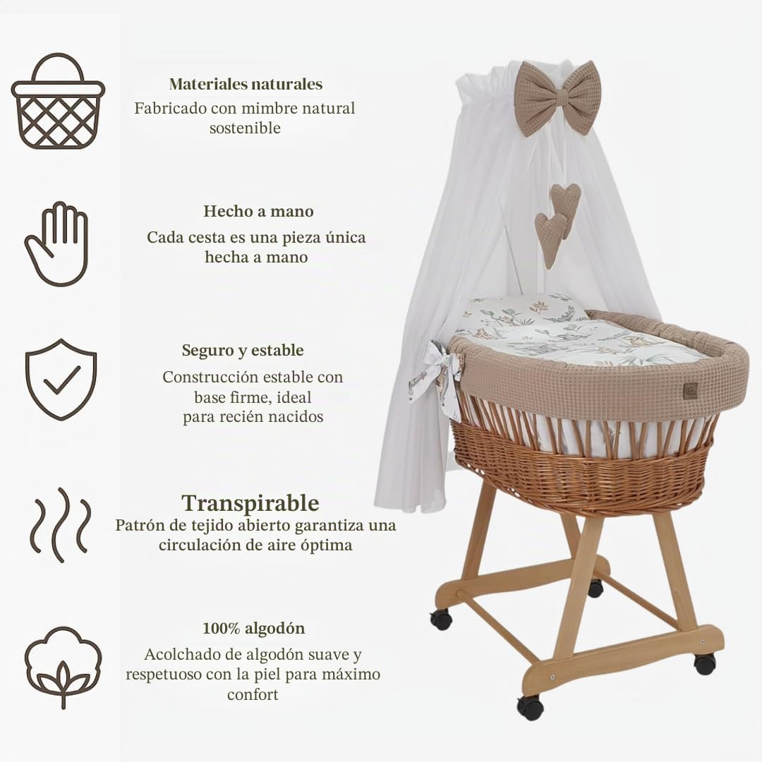 WIKLINOPOL Lena - Cuna de mimbre con ruedas, colchón, dosel y ropa de cama de tela de waffari con animales de safari, hecho a mano, cesta de moisés natural