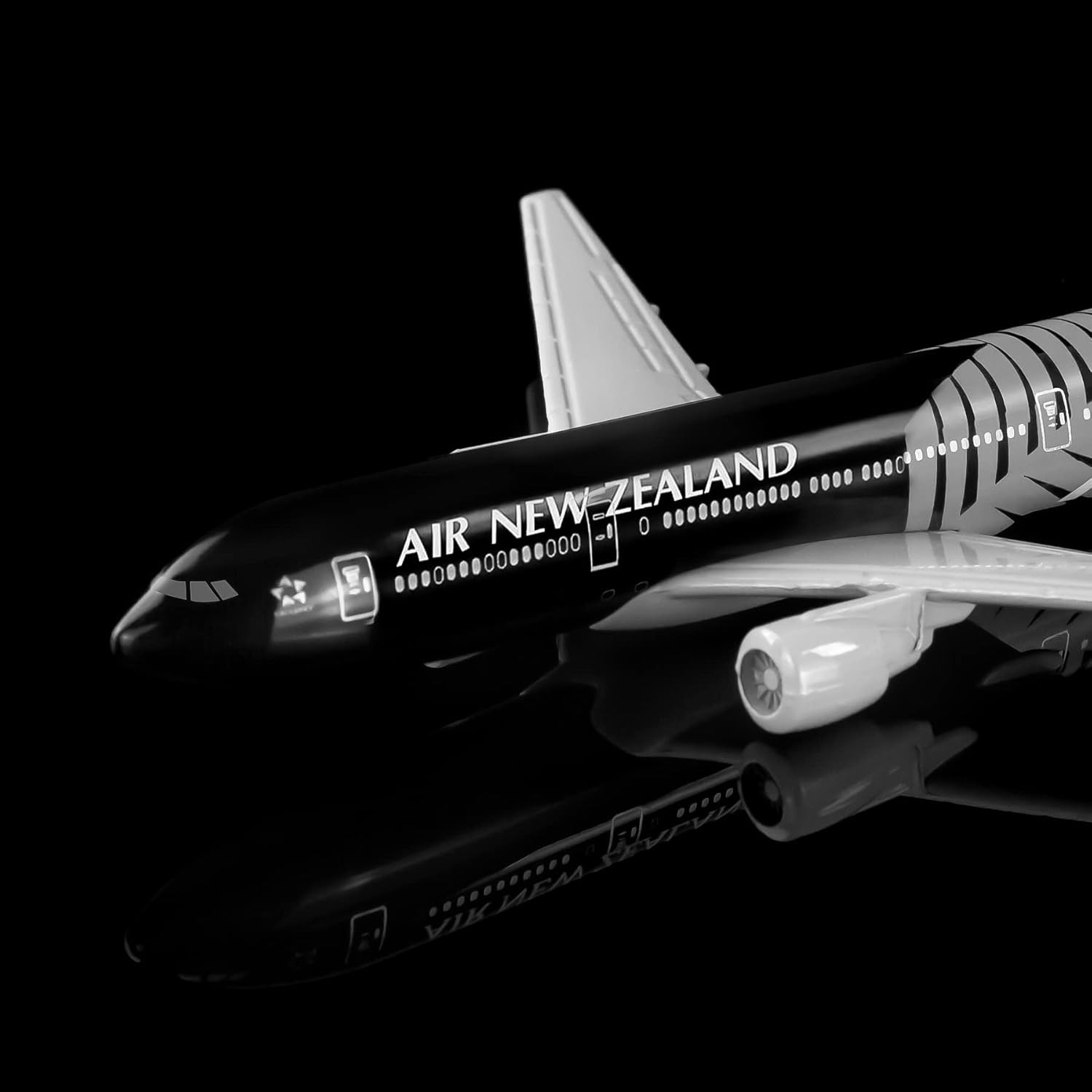 24-Hours 1/400 New Zealand black777 Airplane Model for Display