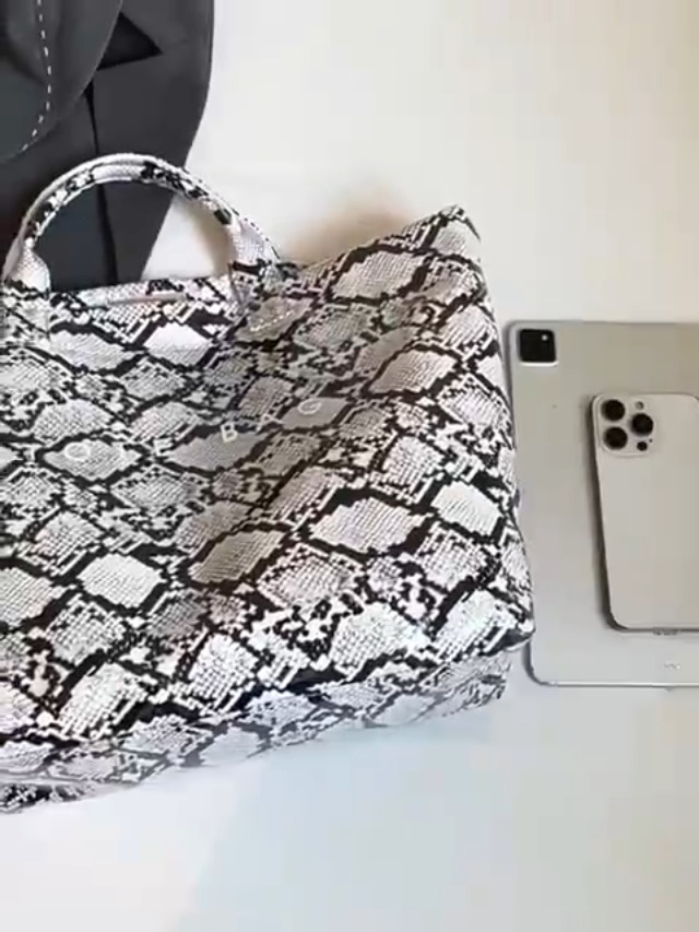 Bolso de mano grande transparente tipo tote en PVC miniatura 6