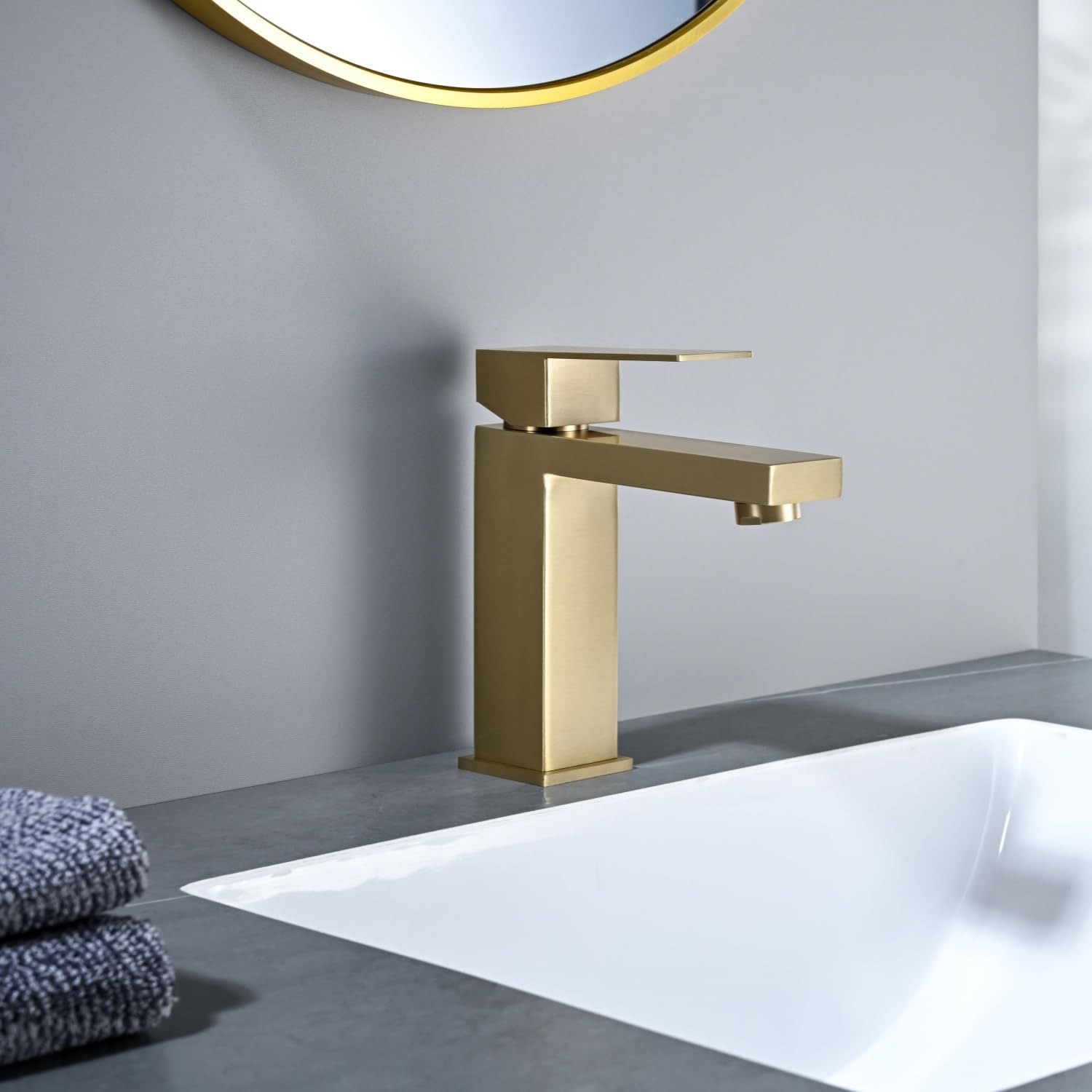 Rubinetto Bagno Lavabo Oro Acciaio Inox, DETBOM Miscelatore Monocomando Fredda e Calda Regolabile con Aeratore Rimovibile, Altezza Bocca 119 mm