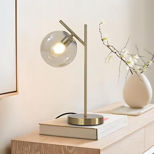 Lámpara de mesa moderna de mediados de siglo, lámpara de mesa de noche con globo dorado con pantalla de vidrio coñac, lámpara de escritorio de latón