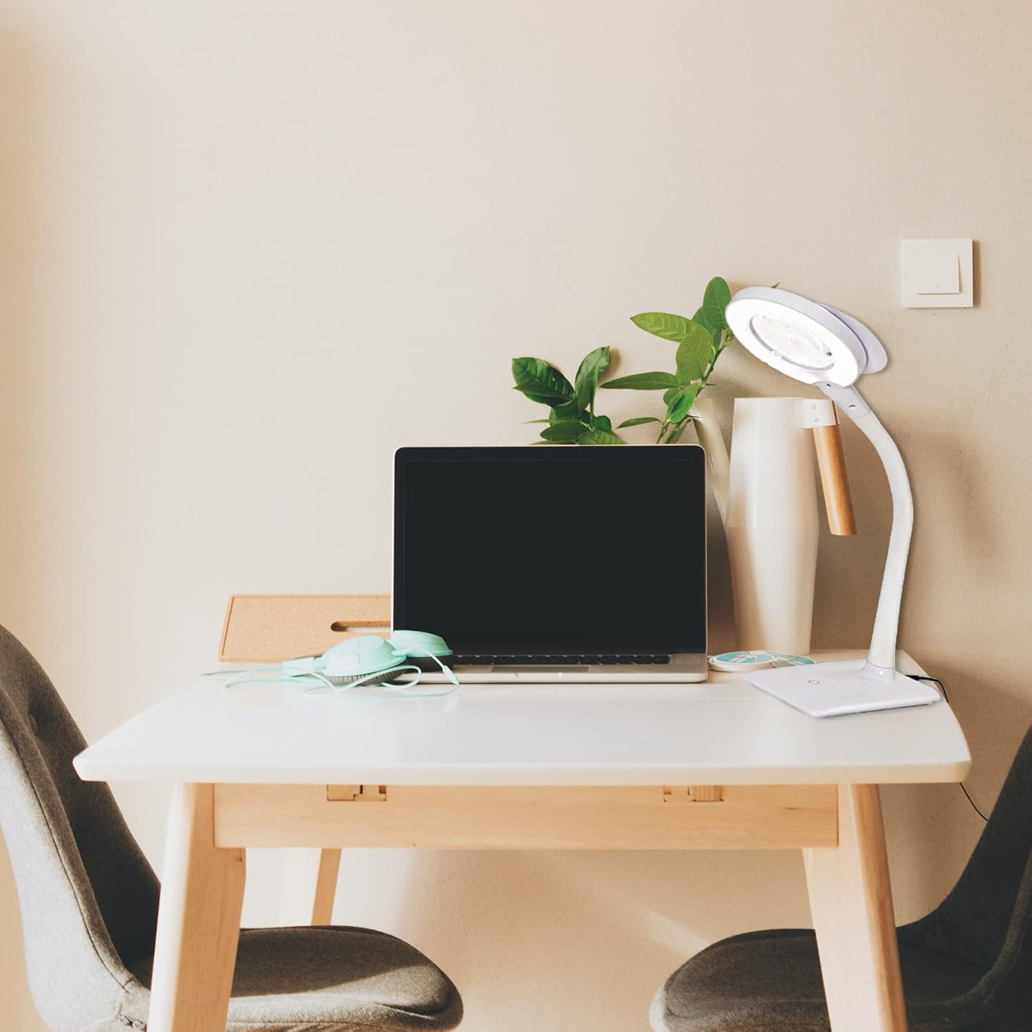 LED Magnifying Desk Lamp