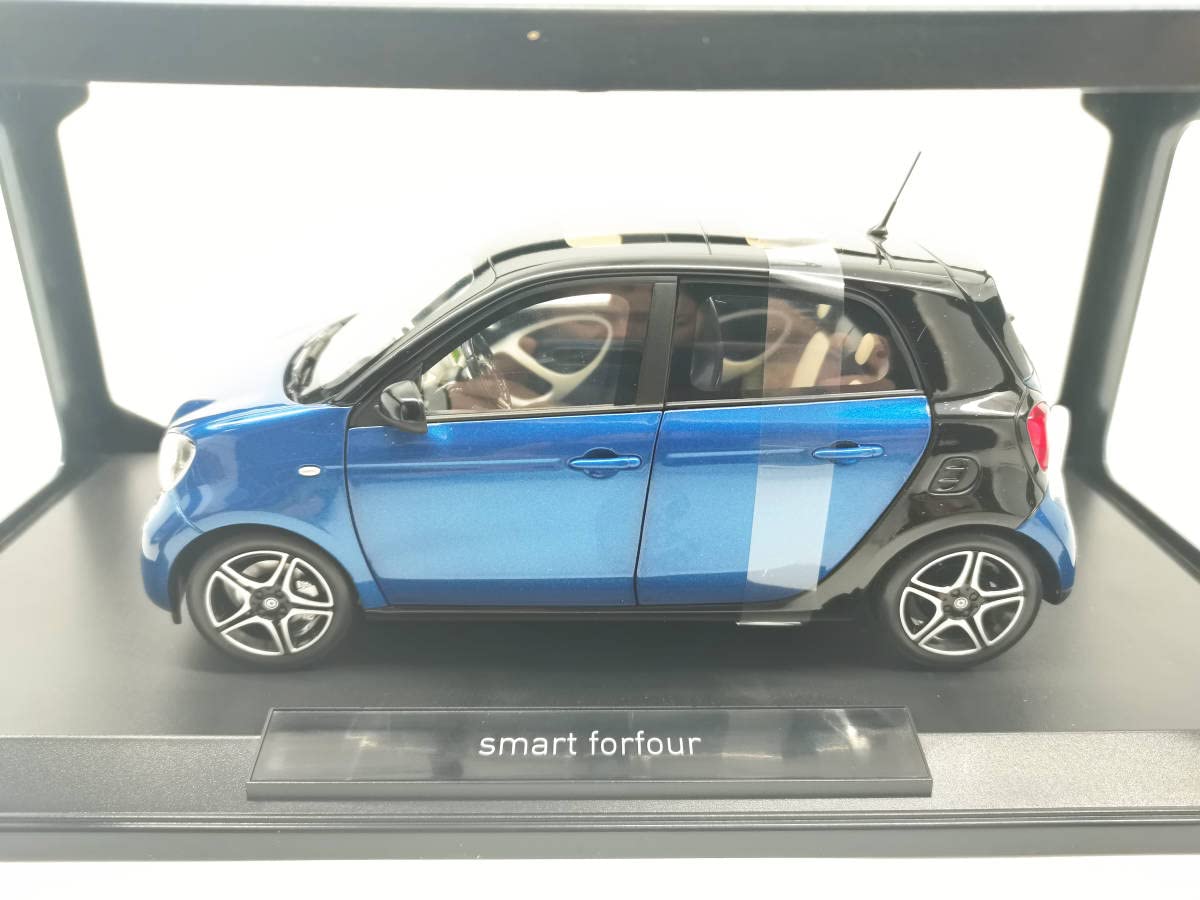 1/18 ノレブ　スマート　フォーフォー　ミニカー　ブラック×ブルーメタリック Amazon | ノレブ 1/18 スマート Smart Forfour 青 | ミニカー