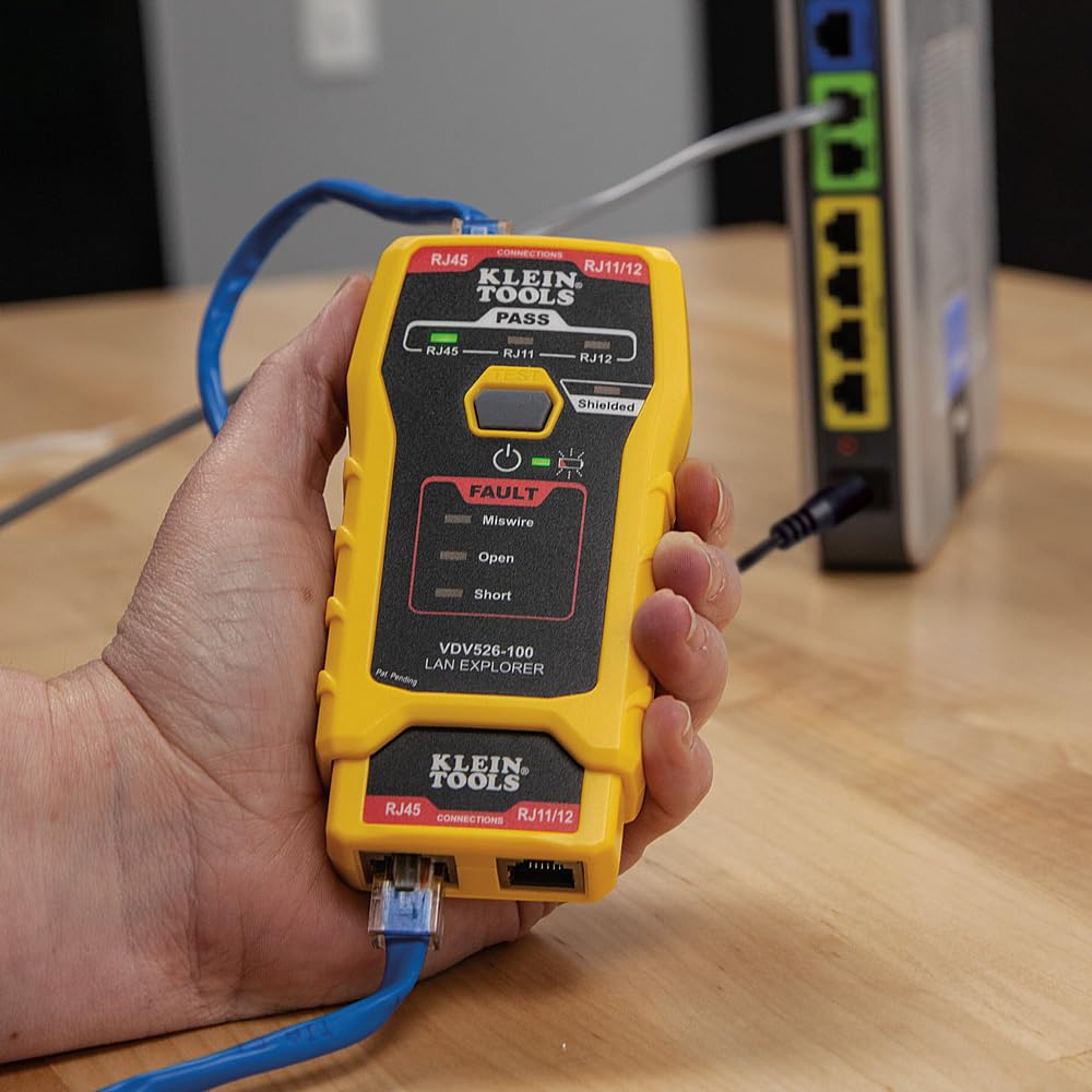 Klein Tools VDV526-100 | Testeur De Cables LAN Explorer Pour Donnees Et Voix Avec Telecommande | Test Continuite Et Defauts RJ11 RJ12 RJ45 | Indicateurs LED | Piles Incluses
